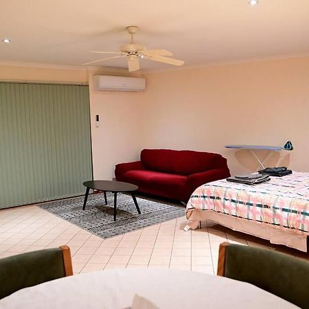 אליס ספרינגס Spacious Studio In Alicesprings Queenbed+Ksairbed מראה חיצוני תמונה