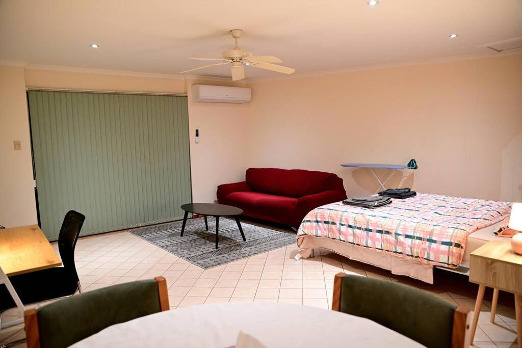 אליס ספרינגס Spacious Studio In Alicesprings Queenbed+Ksairbed מראה חיצוני תמונה