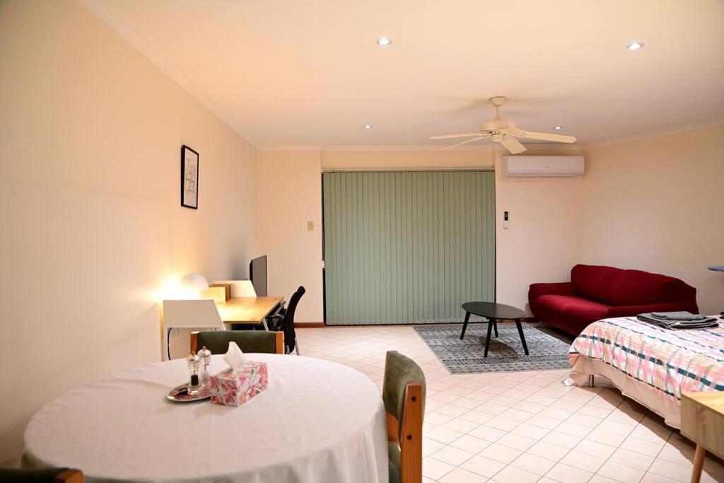 אליס ספרינגס Spacious Studio In Alicesprings Queenbed+Ksairbed מראה חיצוני תמונה