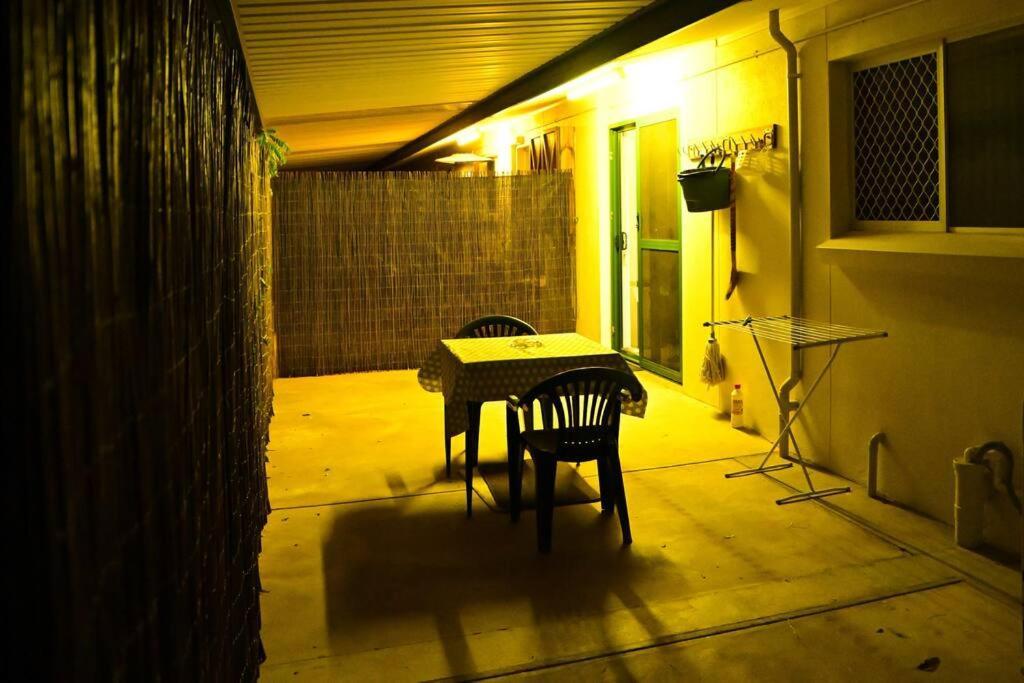 אליס ספרינגס Spacious Studio In Alicesprings Queenbed+Ksairbed מראה חיצוני תמונה