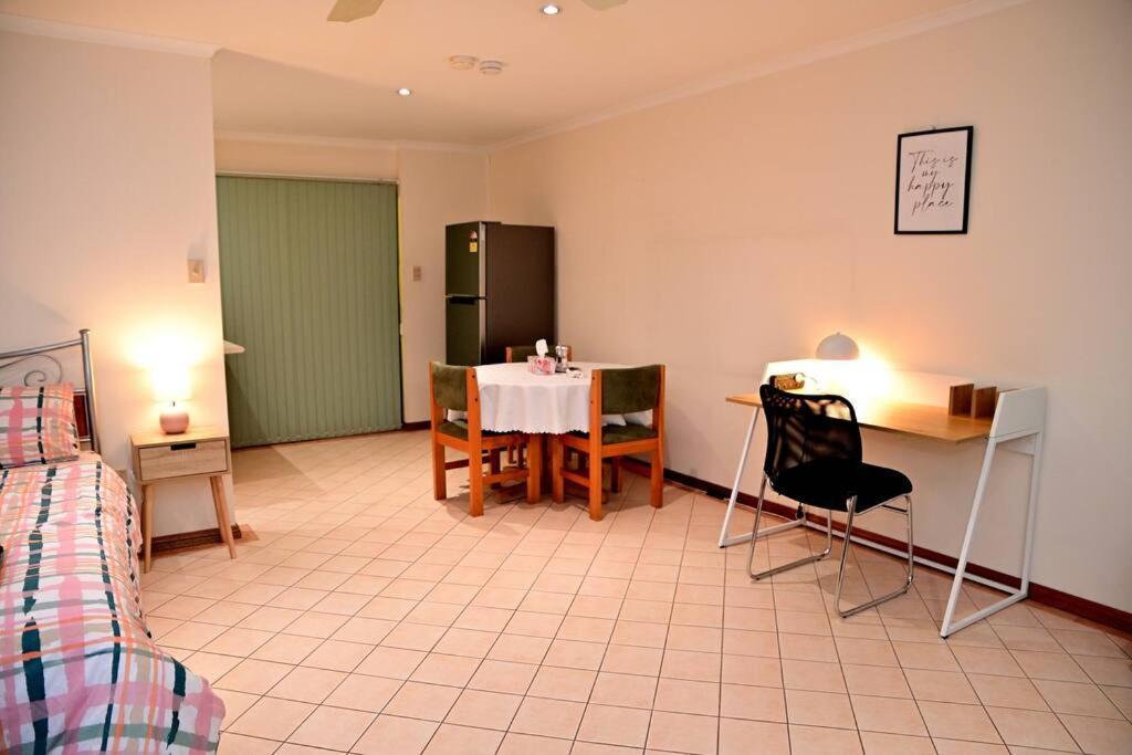 אליס ספרינגס Spacious Studio In Alicesprings Queenbed+Ksairbed מראה חיצוני תמונה