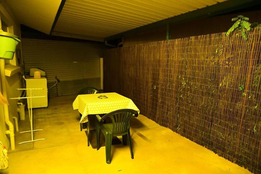 אליס ספרינגס Spacious Studio In Alicesprings Queenbed+Ksairbed מראה חיצוני תמונה